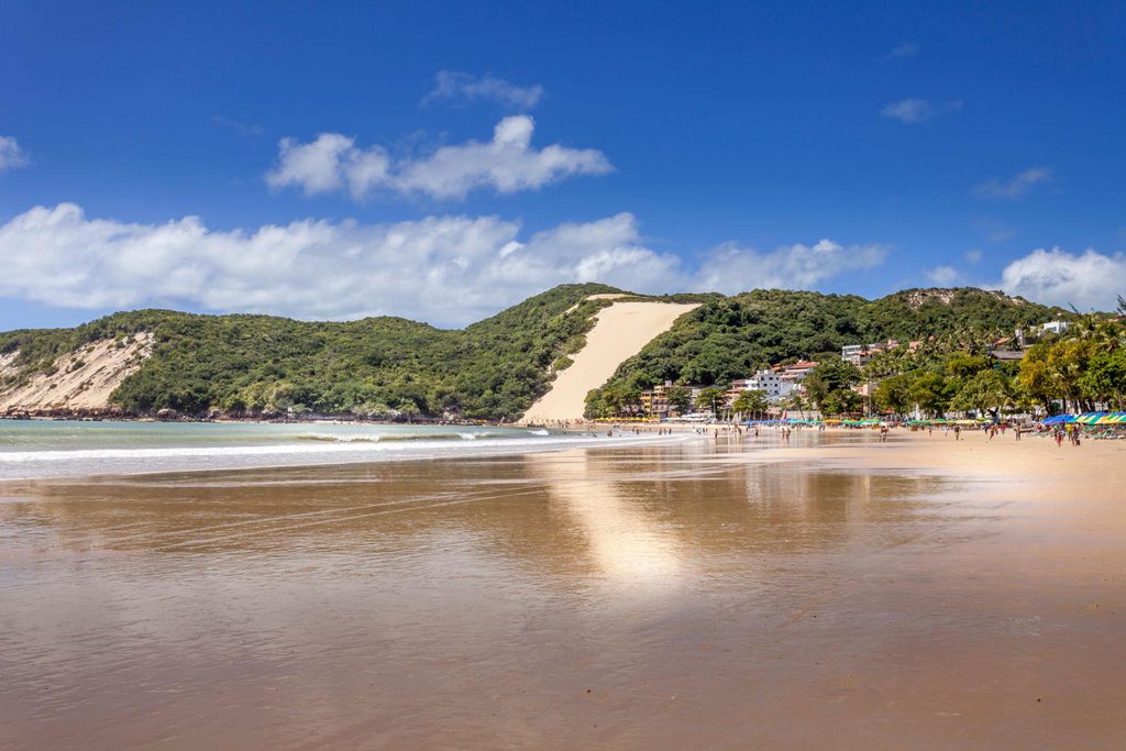 Praia de Ponta Negra e Morro do Careca em Natal, Rio Grande do Norte